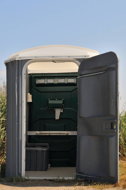 Best Porta potty delivery and setup  in Warren, IN